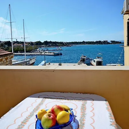 Location * Supetar